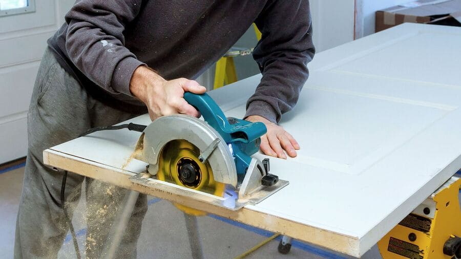 подрезка межкомнатных дверей